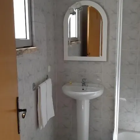 Alojamentos S.jose Vendégház Atouguia da Baleia