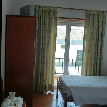 Maison d'hôtes Alojamentos S.josé Atouguia Da Baleia