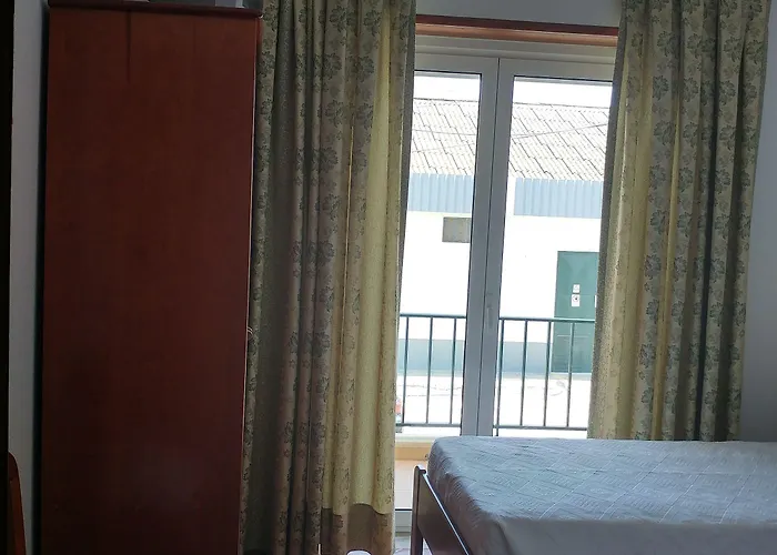 Alojamentos S.jose Guest house Atouguia Da Baleia