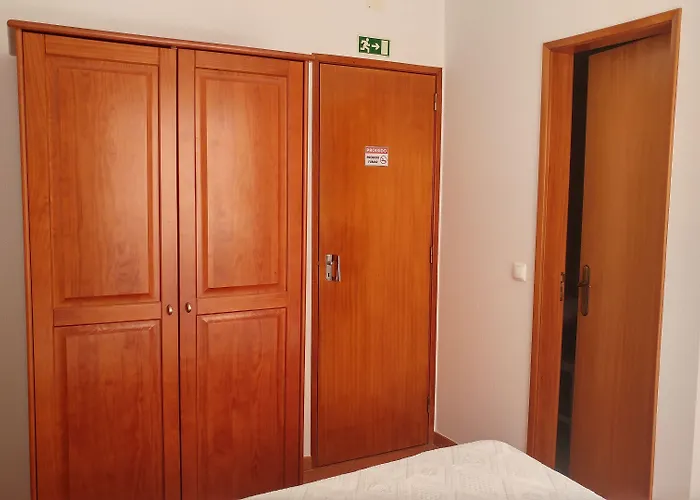 Alojamentos S.jose Guest house Atouguia Da Baleia