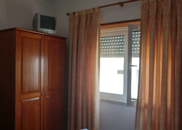 Alojamentos S.jose Atouguia Da Baleia