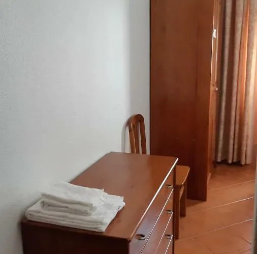 Alojamentos S.jose Guest house Atouguia Da Baleia